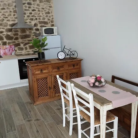 Les Petits Gites Ernée Buitenkant foto